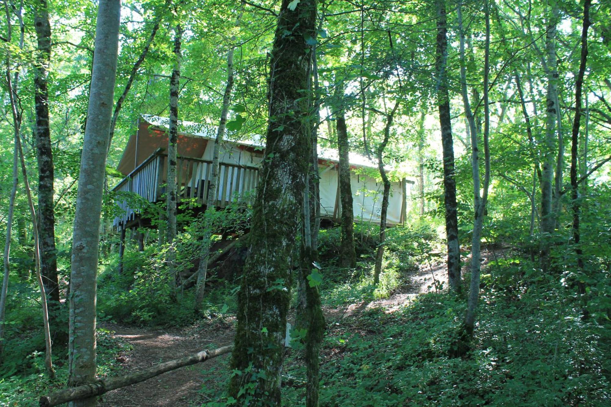 Luxury tent Terre Rouge *