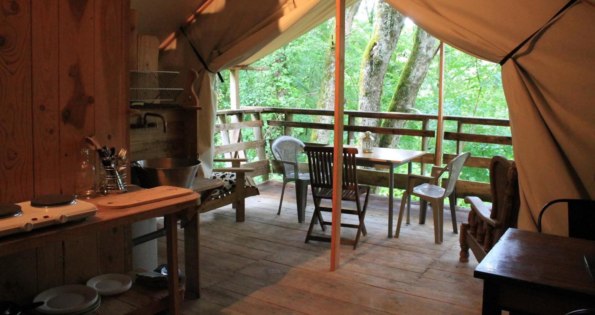Terre Rouge Luxury tent Villecomtal